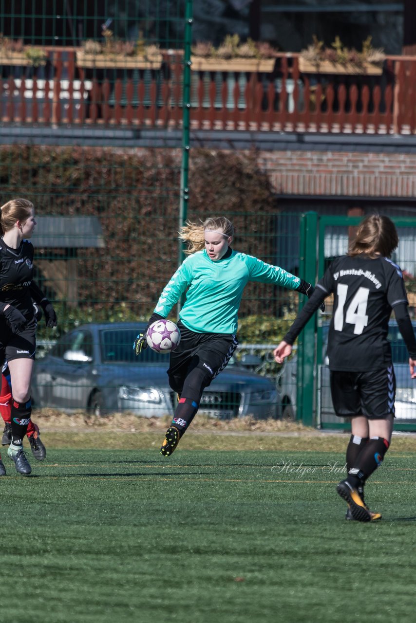 Bild 176 - B-Juniorinnen Halbfinale SVHU - Holstein Kiel : Ergebnis: 3:0